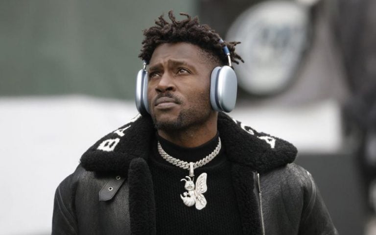 Antonio Brown Exposes Himself To Woman In Dubai Pool 7858